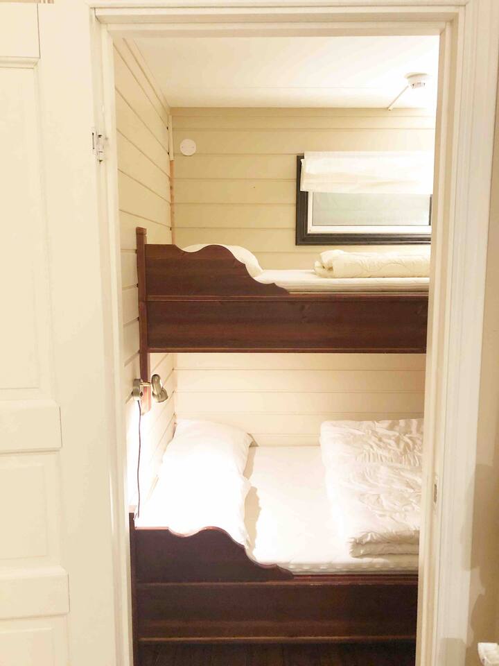 Семеен кревет на спрат