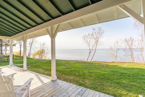 Lakefront Cottage - Best of Both