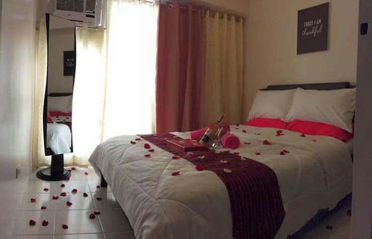 Noemi's Condo w/ Taal View