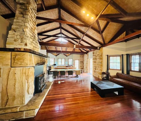 Escape to Sun Resort Mountain Hideaway St Albans