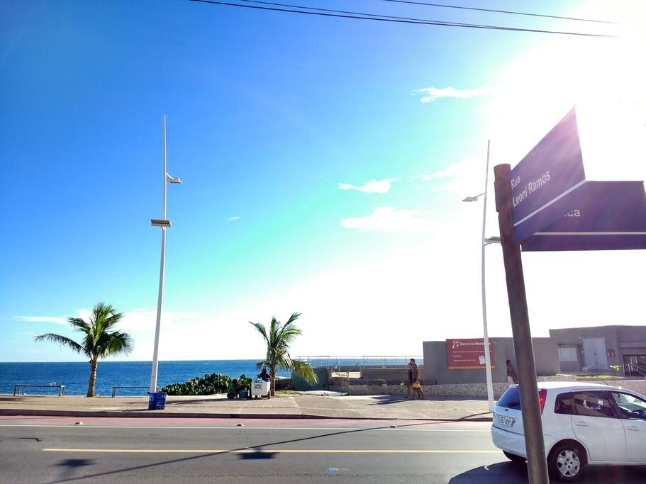 Visão esquina direção praia