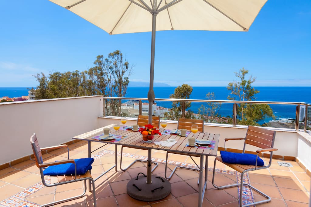 Terraza con bonitas vistas al mar