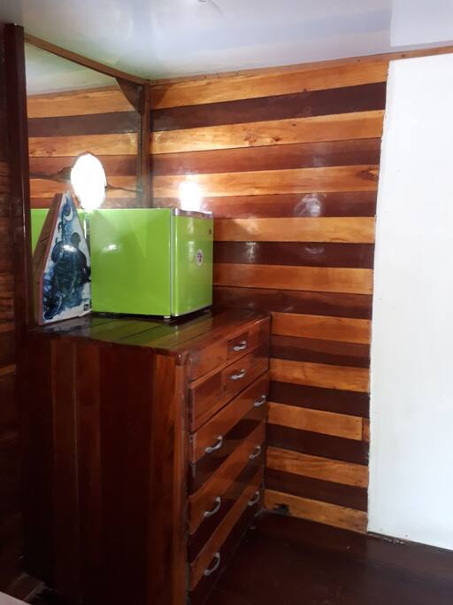 FRIGO BAR CON AGUA GRATIS
