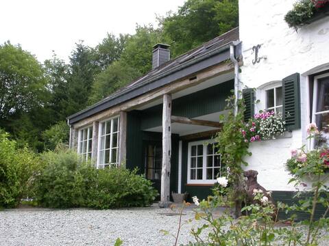 Welcome to the cottage "Le Chien Assis" !