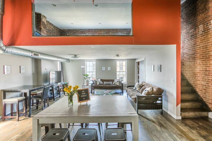 Heart of Olde Towne East Loft gallery image 3