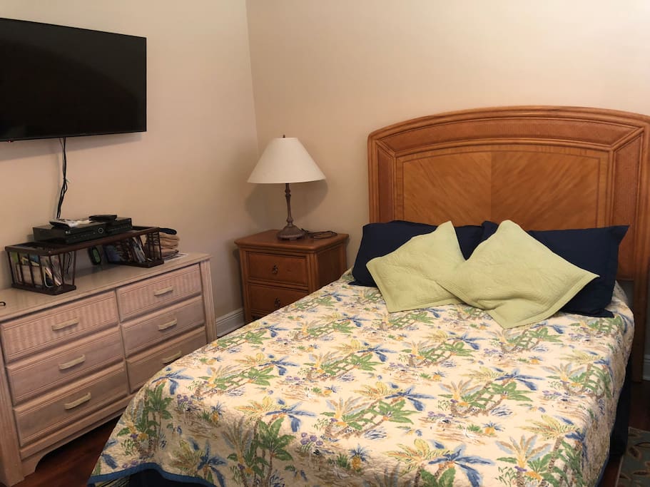 Main Queen bedroom