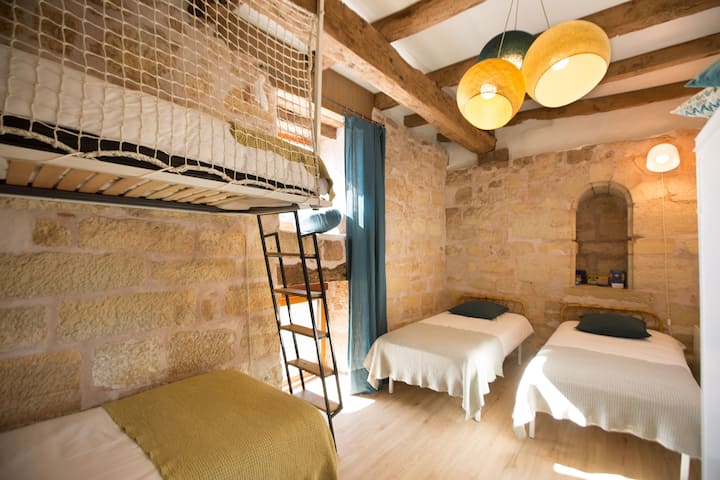 Dormitory of Maison Bons Jours including 4 beds of 90 x 200 ( including 1 bunk bed)