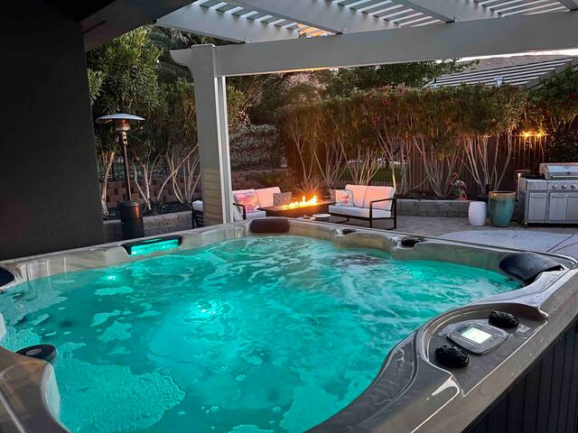 Heated Pool at Turtle Cove Sleeps 12 gallery image 2