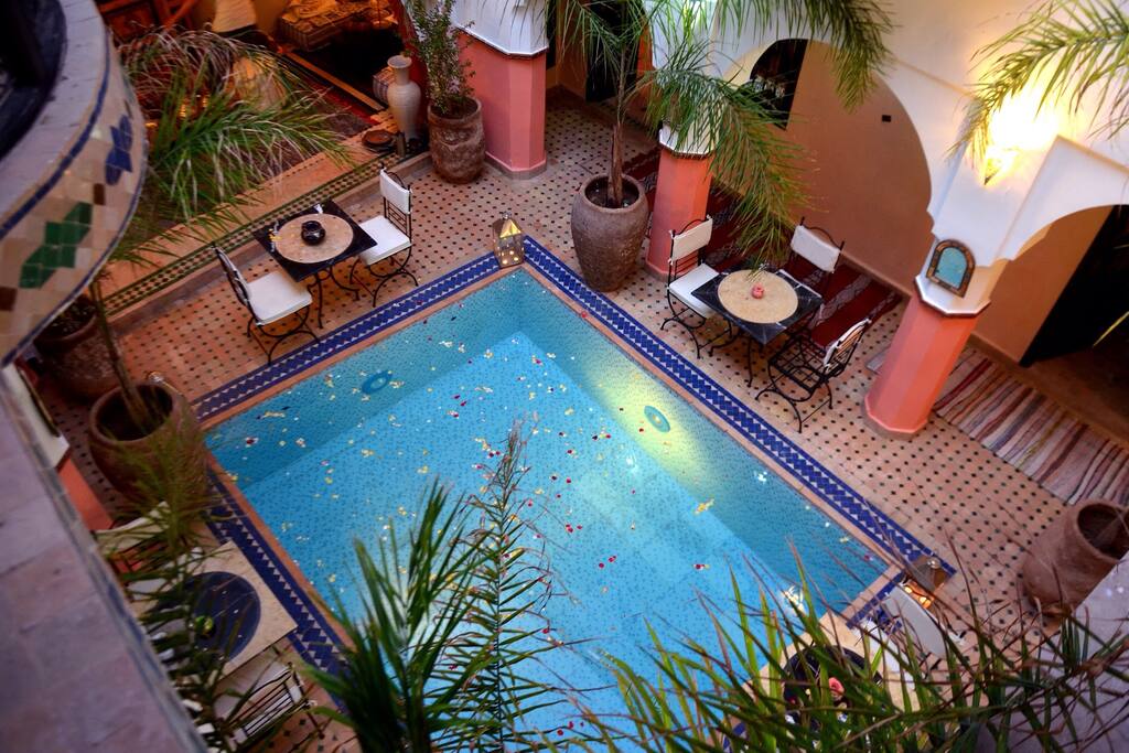 Patio -piscine (swiming pool)