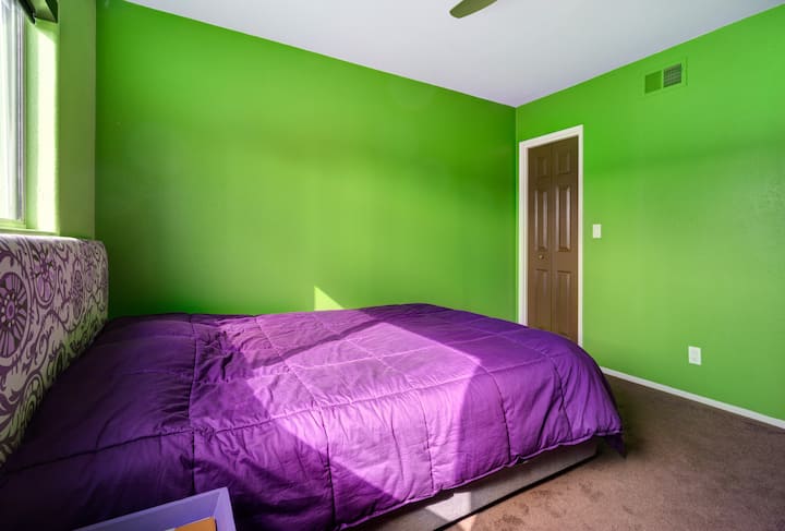 Bedroom 1 with a  super comfortable bed & new mattress!
