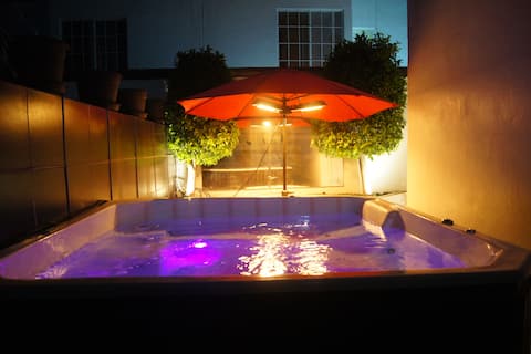 House St. Juan del Rio Pool, Jacuzzi Garden Area