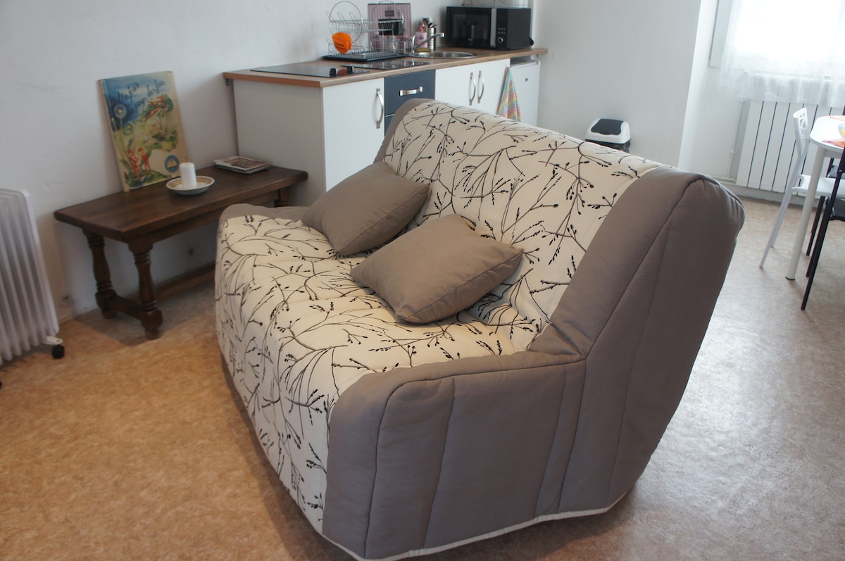 BZ 140 x 200 cm kitanda cha sofa - godoro la sentimita 13 - Mashuka, mablanketi na mito imejumuishwa.