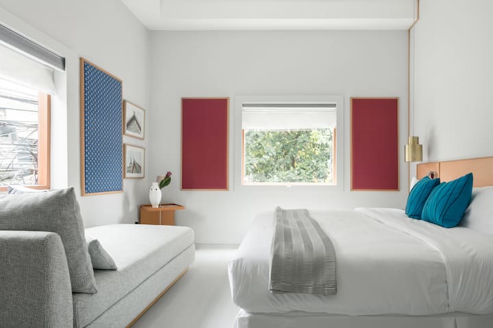 Designer’s House on Coolest Road in Chinatown gallery image 2