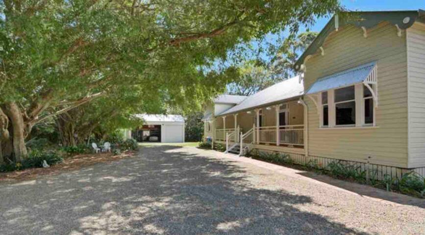 Historic Queenslander with views to the ocean gallery image 2