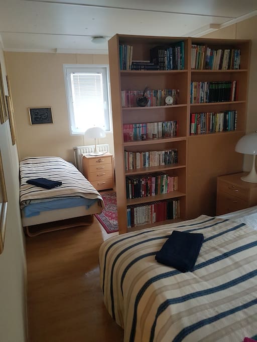 Here you can see how the room is divided into two areas.