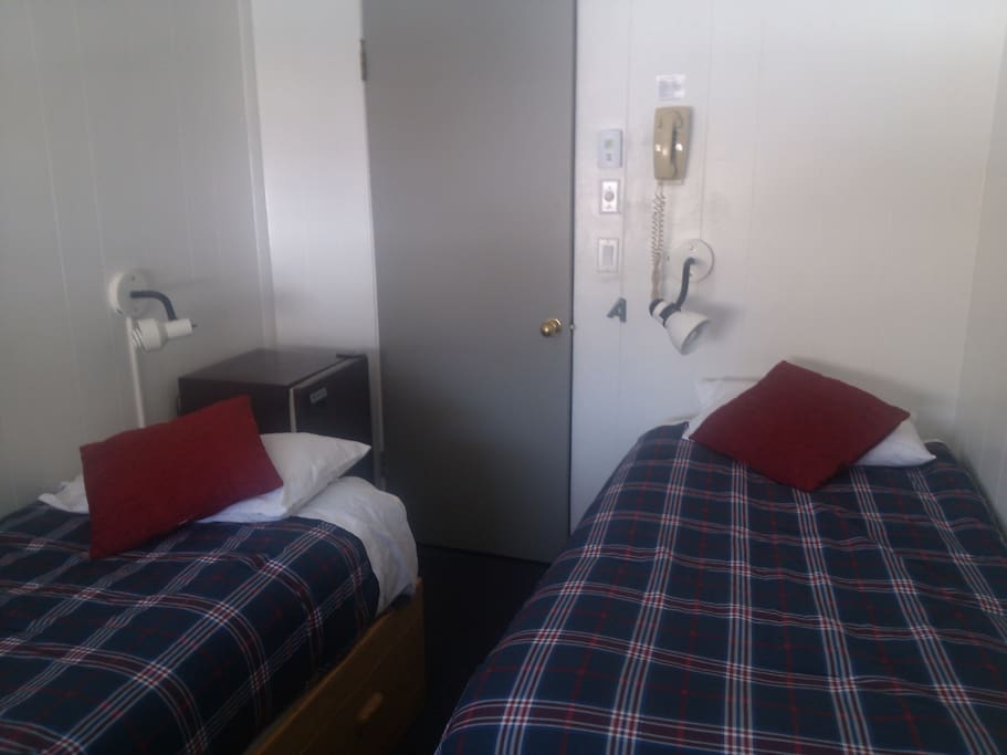 Small Room 2 beds