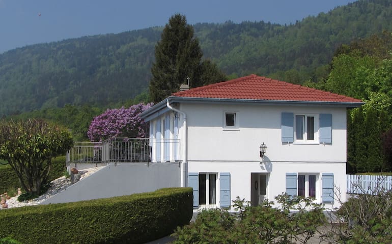 House in Villars-Burquin-Yverdon