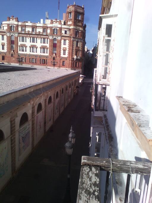 enfrente de la plaza del mercado centro del casco antiguo
