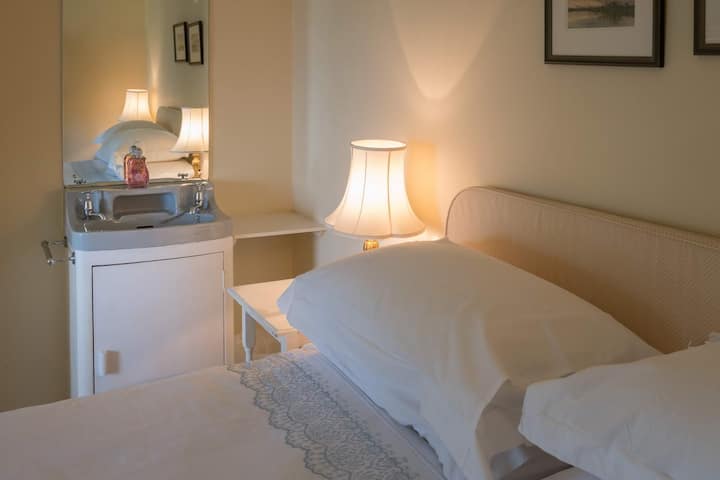 Dhoma e dytë e gjumit dopio me basen