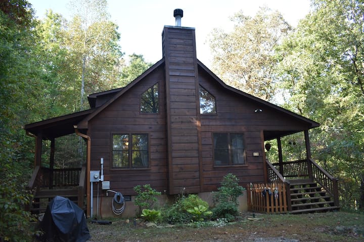 American Country Cabin (Cozy Cabin in the woods)