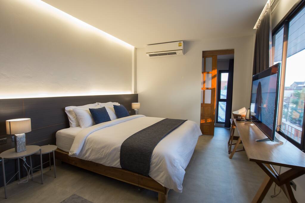 Deluxe-Interior1