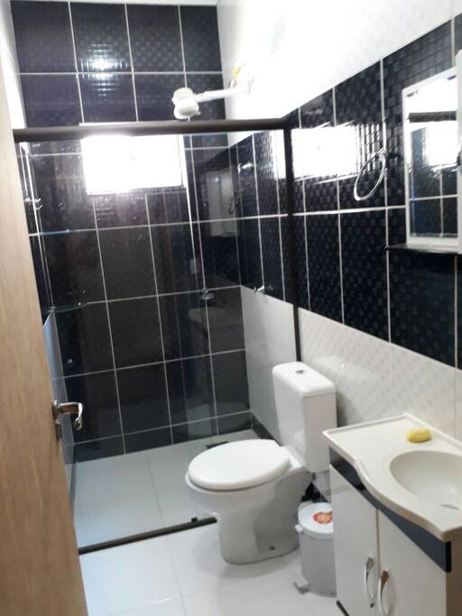 Banheiro de uso exclusivo para o hospede esta acomodação