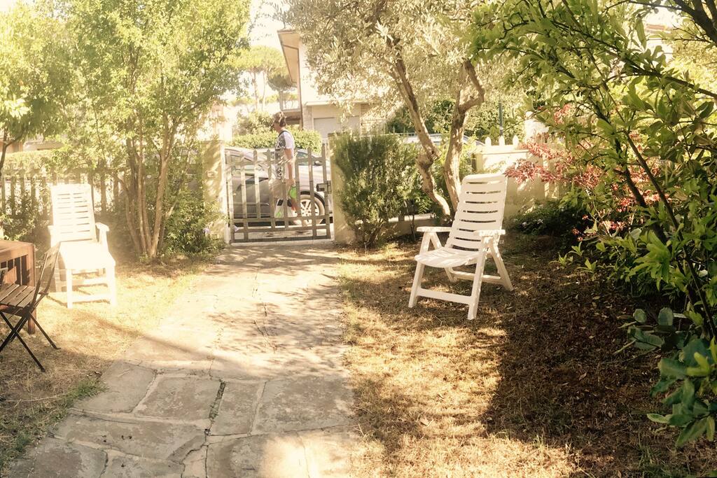 GIARDINO PRIVATO CON ACCESSO INDIPENDENTE