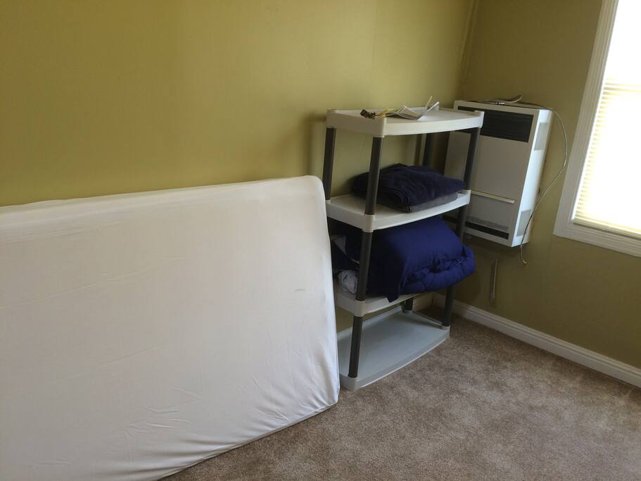 Bed mattress (Twin XL), Shelf, bedding/towels