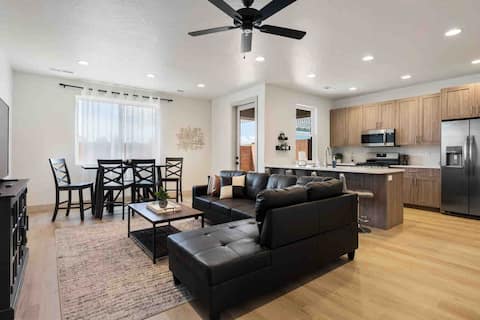Popular Airbnb listing: Kid-Approved Getaway • Triple Bunk Room + Games! in Santa Clara