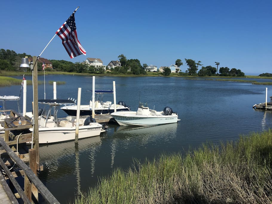 Pier and dock overlooking Mill Creek and Intracoastal Waterway