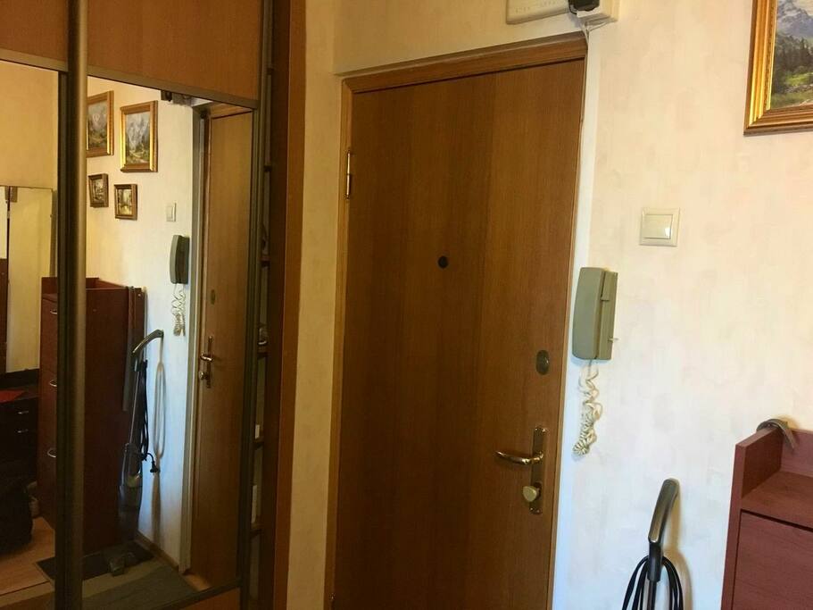 Прихожая