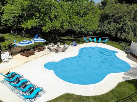 Cozy 3500sf Private 10ac.Pool-hot tub-pickle ball