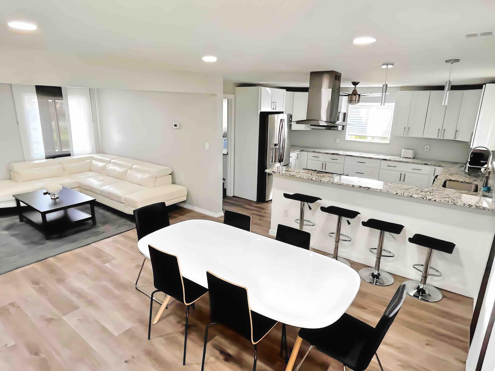 Modern Contemporary Farmhouse