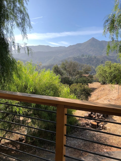 Cool and cozy Topanga retreat