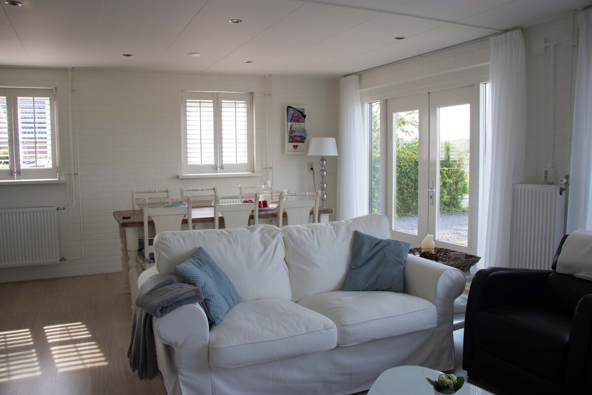 Top Airbnb: Guesthouse "Noflik" in Noardeast Fryslân