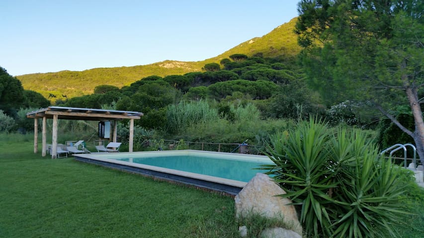 MONOLOCALE IN CASALE CON PISCINA