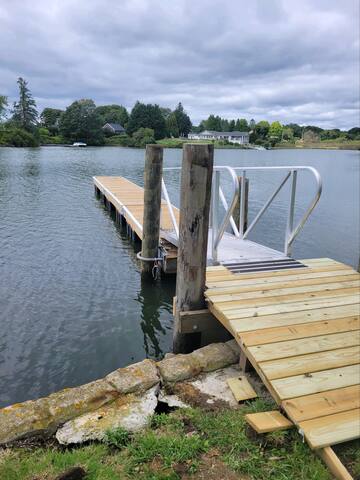 Waterfront Secluded Home with Dock gallery image 3