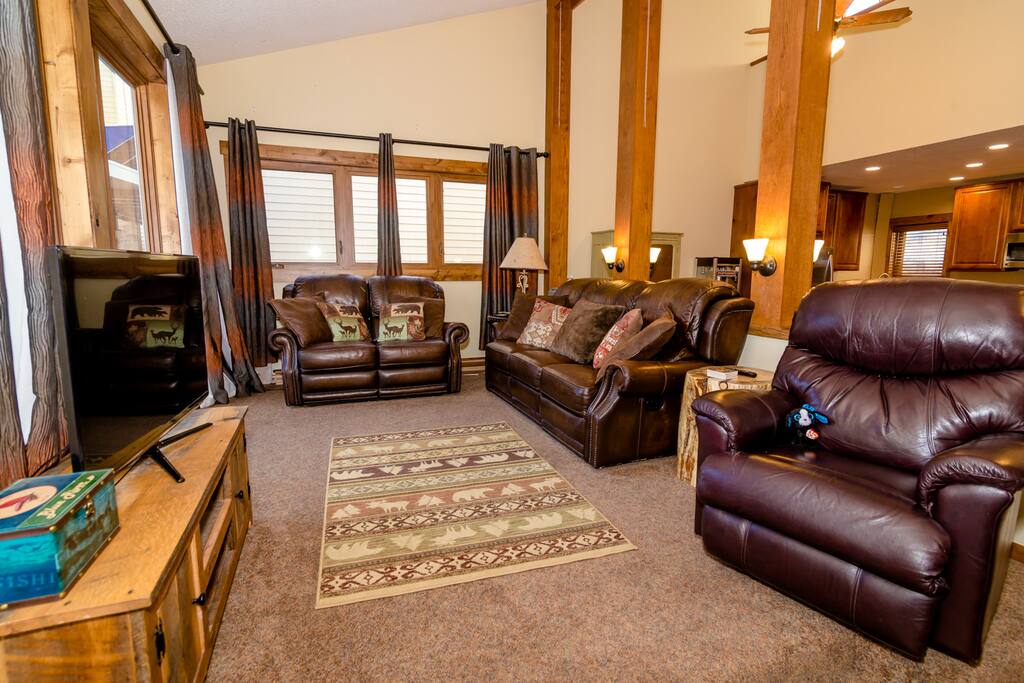 Enjoy cable TV and free WIFI in the condo.