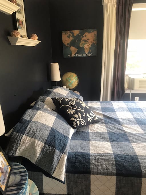 Bedroom 2 queen