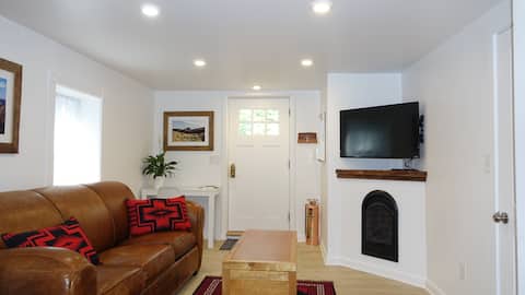 Successful Airbnb property: Cultural District, MIT, Harvard, Free parking in Cambridge