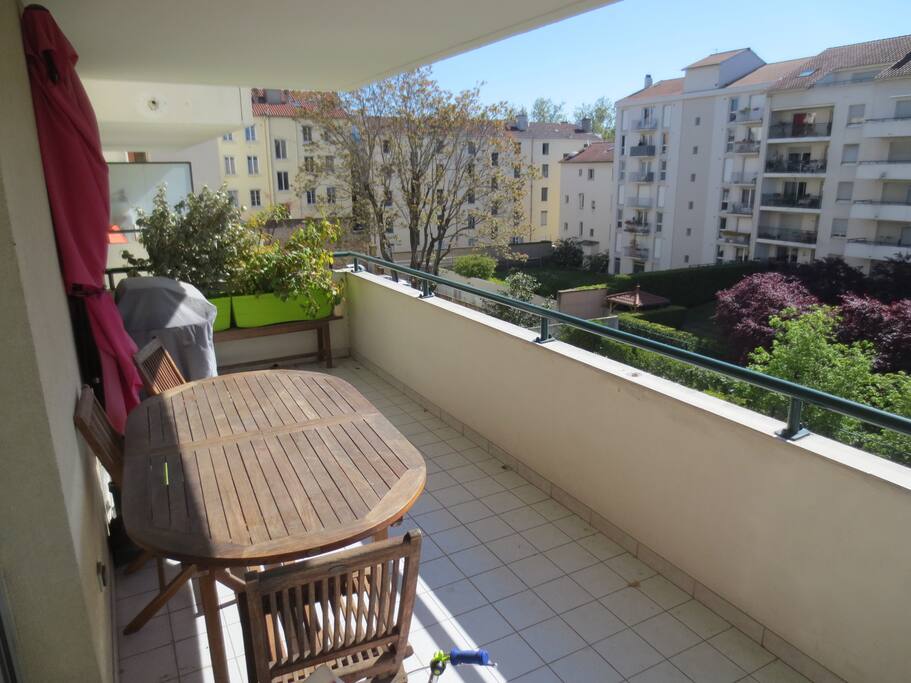 Terrasse with gaz BBQ
