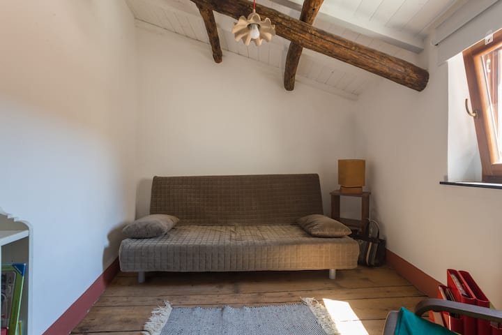 "Sebule" iliyo na kitanda cha sofa