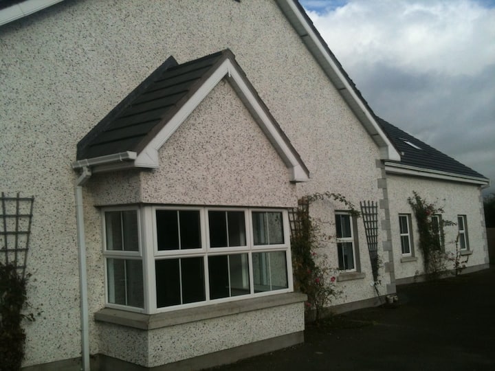 Double Room Ensuite, Carrickmacross, Co Monaghan Guest suites for