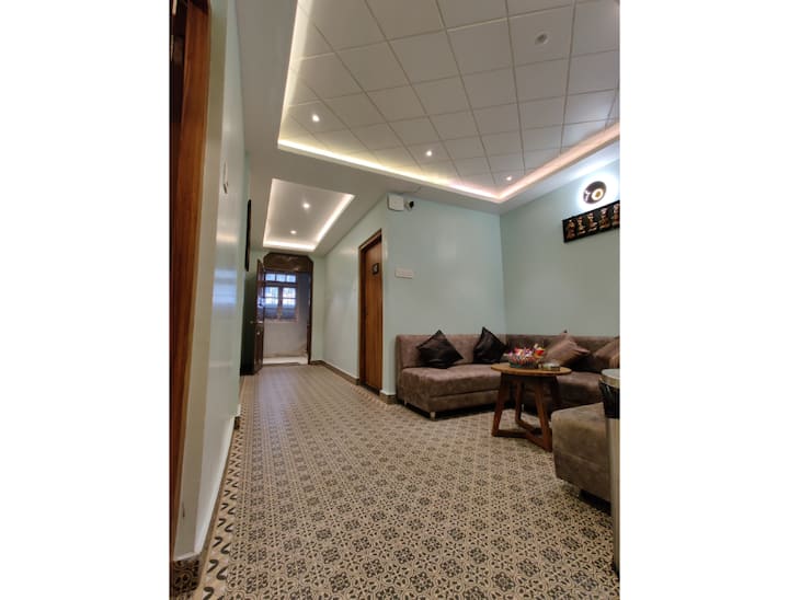 The Revett Boutique Suite 2 with Balcony & Lounge