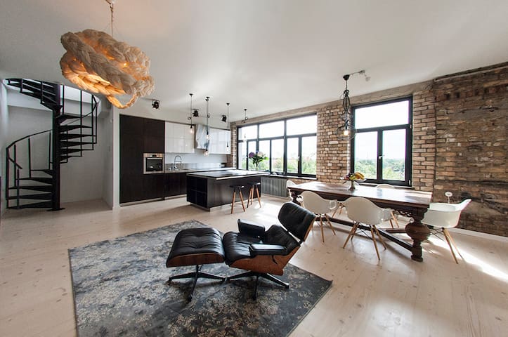 Luxury Loft Close to OldCity