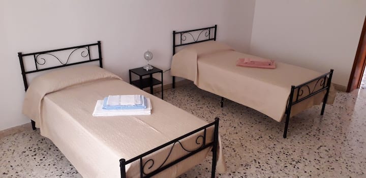 غرفة النوم 2