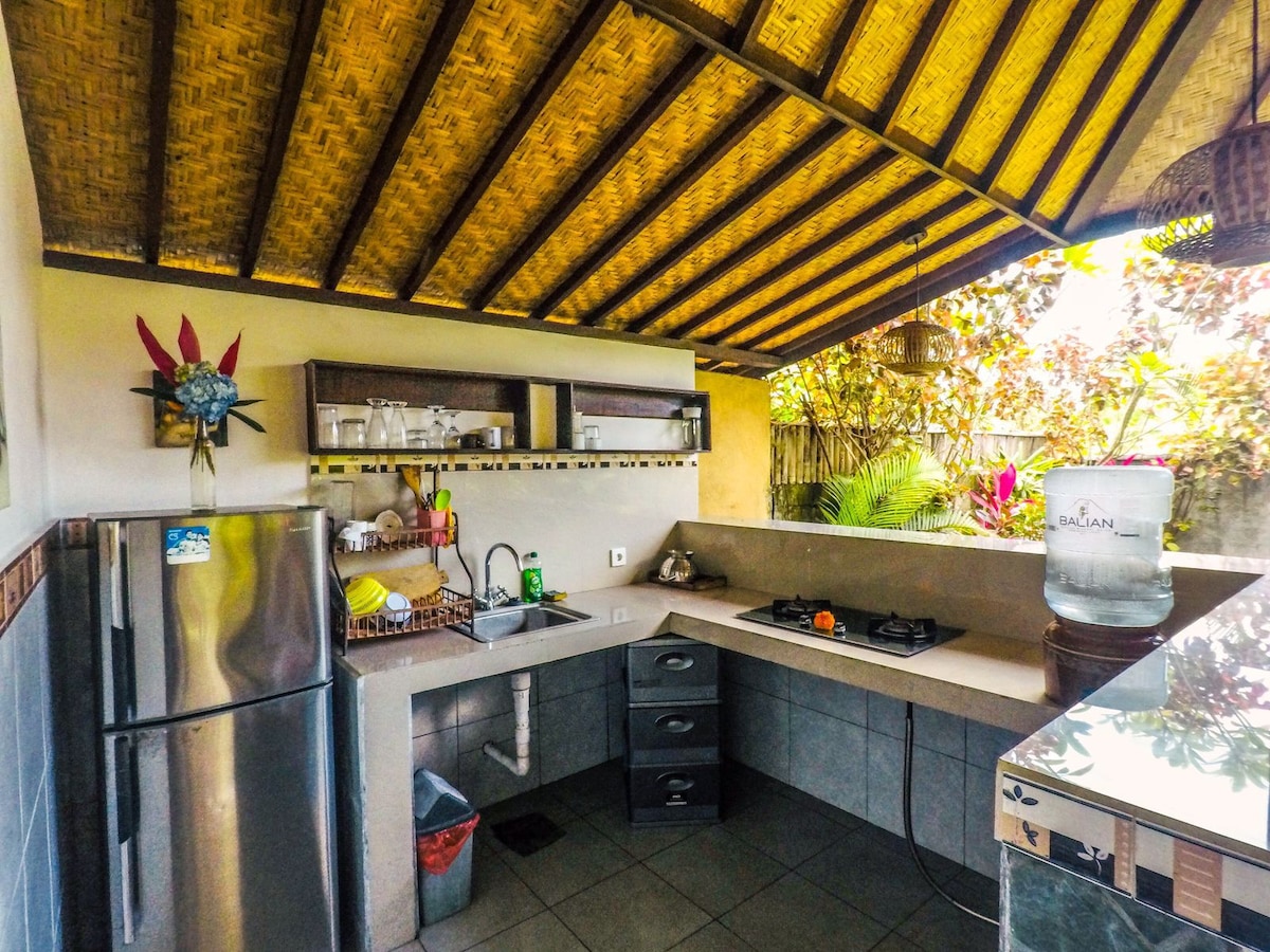 Villa in Kecamatan Ubud · ★4.91 · 1 bedroom · 1 bed · 1 private bath, Airbnb-Vergleich