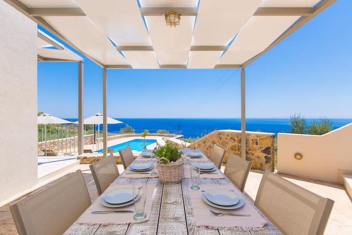 Villa Thromila – Panoramic Sea view in South Crete