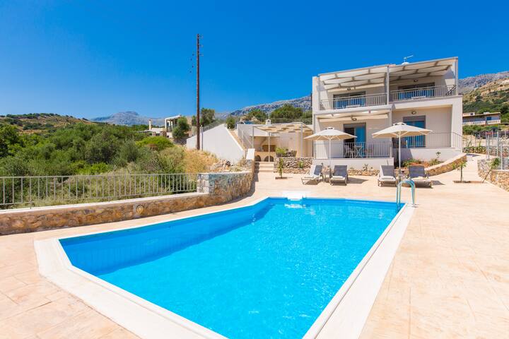 Villa Thromila – Panoramic Sea view in South Crete gallery image 3