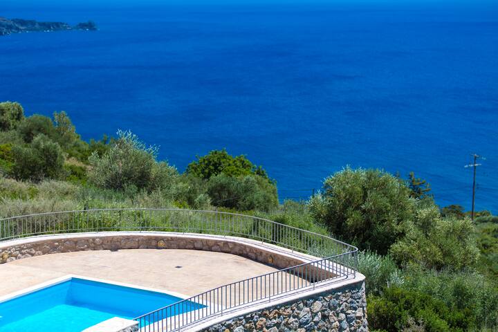 Villa Thromila – Panoramic Sea view in South Crete gallery image 4